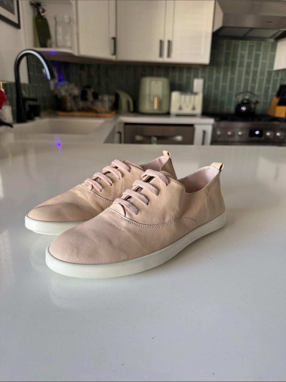 Ecco Pale Pink Leather Casual Lace-Up Sneakers